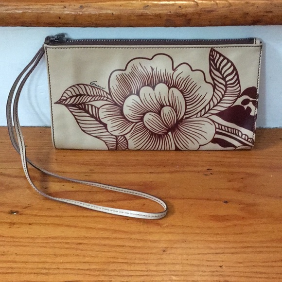 Gucci Handbags - Gucci RARE tattooed floral Tom Ford collection bag